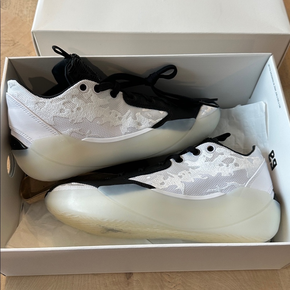 Jordan Athletic Shoes in Black and White